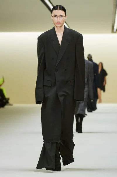 Look 10